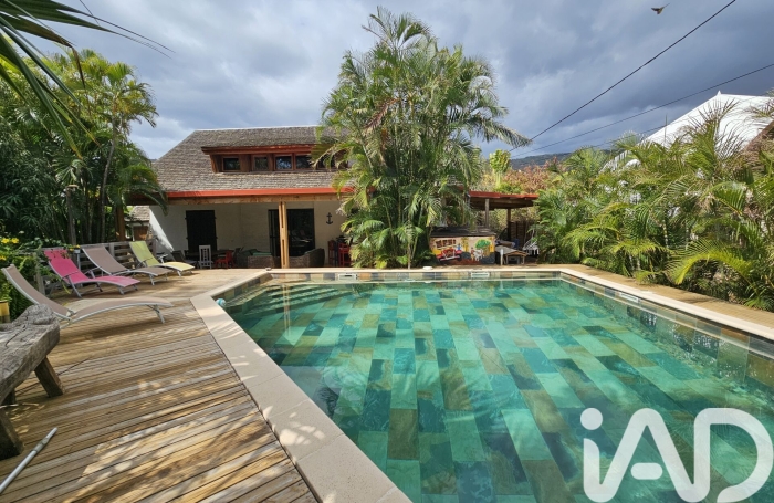Vente Maison 174m&sup2; 7 pièces Saint Gilles les Bains