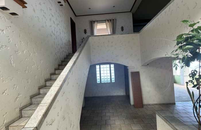 Vente Maison 246m&sup2; 9 pièces Saint-Leu