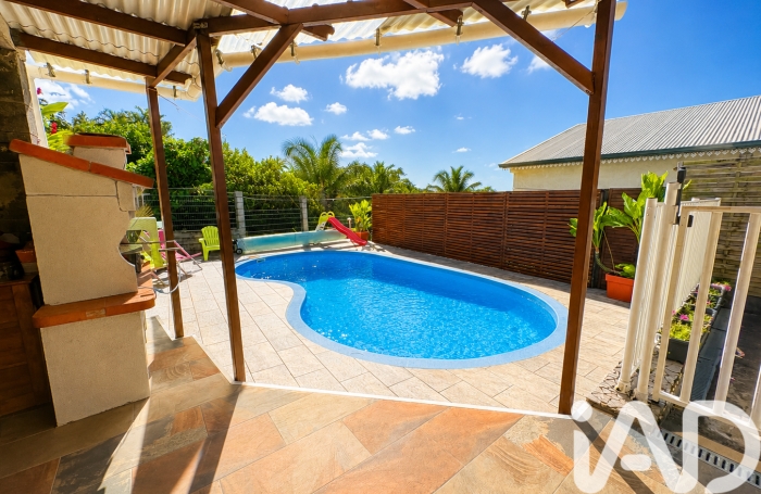 Vente Maison 115m&sup2; 5 pièces Sainte Suzanne