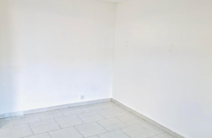 Vente Maison 72m&sup2; 3 pièces Etang-Sale