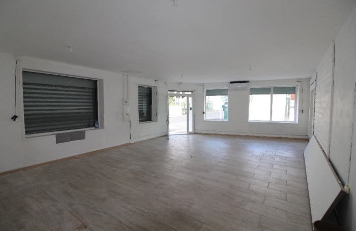 Location Local commercial 108.48m&sup2; 2 pi&egrave;ces Saint Denis