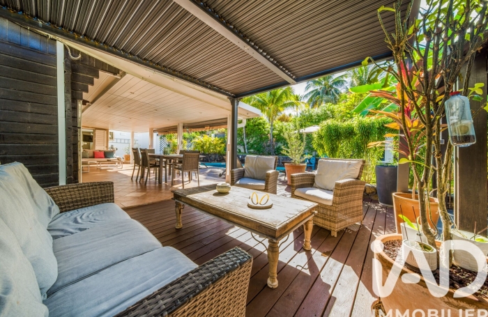 Vente Maison 111m&sup2; 5 pièces Saint Gilles les Bains