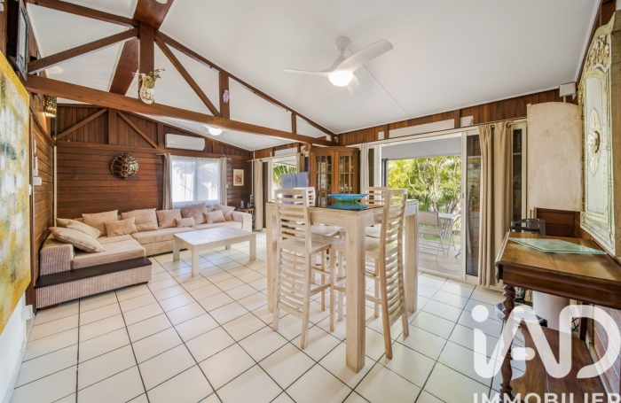 Vente Maison 111m&sup2; 5 pièces Saint Gilles les Bains