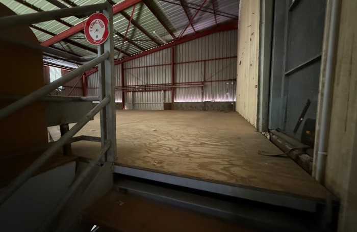 Entrep&ocirc;t ZI CHAUDRON de 600 m2 + 575 m2 mezzanine