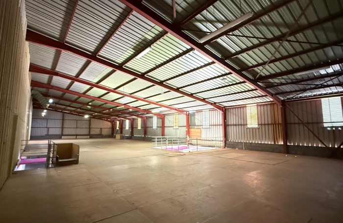 Entrep&ocirc;t ZI CHAUDRON de 600 m2 + 575 m2 mezzanine