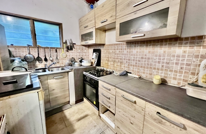 SAINT PIERRE 97410 - MAISON T3 - DE PLAIN-PIED - PRIX ATTRACTIF - PROCHE DES COMMODIT&Eacute;S