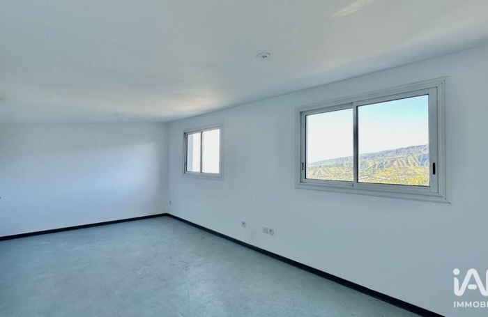 Location Fonds de commerce 183m&sup2; Le Tampon