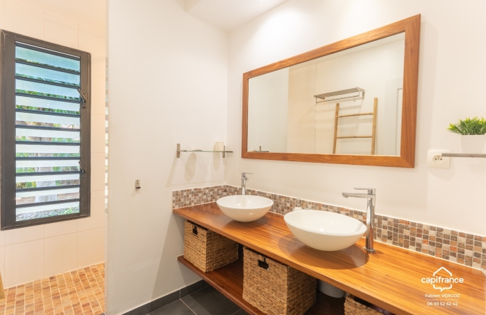 Vente Maison 125m&sup2; 6 pièces Saint Gilles les Bains