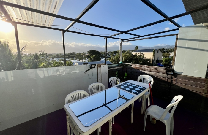 SAINT PIERRE 97410 - MAISON T3/4 - POSSIBILIT&Eacute; 2 LOGEMENTS - FORT POTENTIEL - PROCHE DE TOUT
