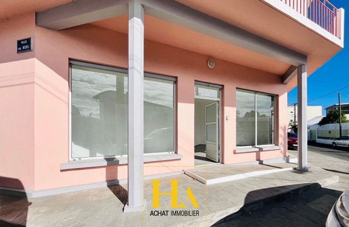 Location Local commercial 50m&sup2; 1 pi&egrave;ce Le Port