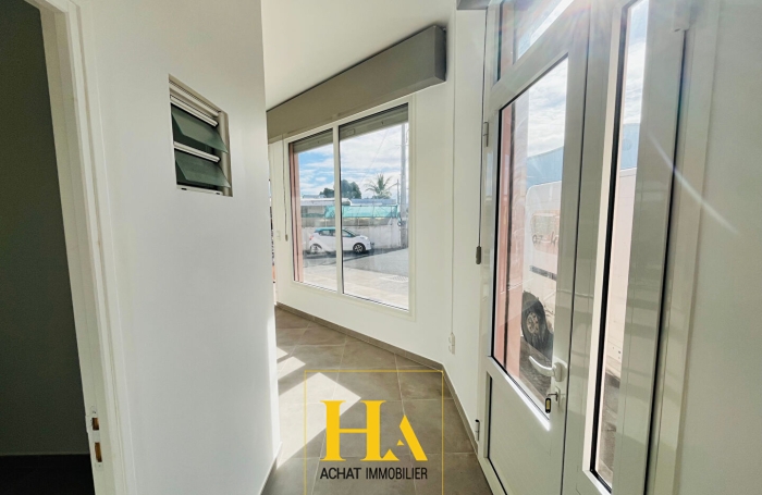 Location Local commercial 50m&sup2; 1 pi&egrave;ce Le Port