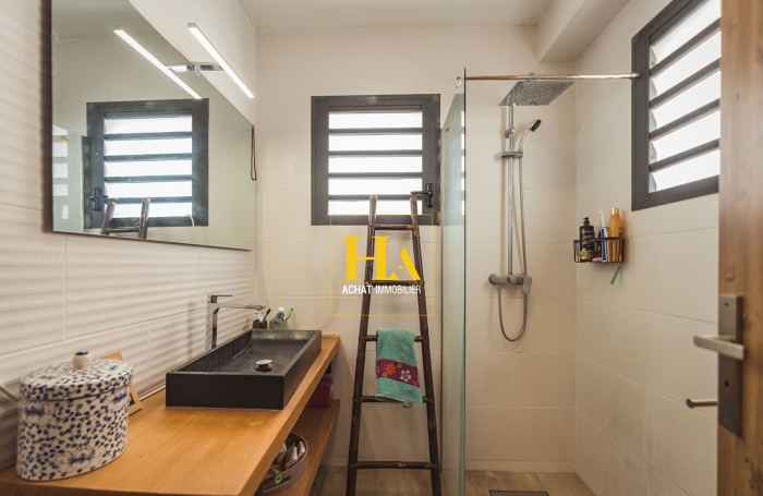 Vente Maison 115m&sup2; 5 pi&egrave;ces Trois Bassins