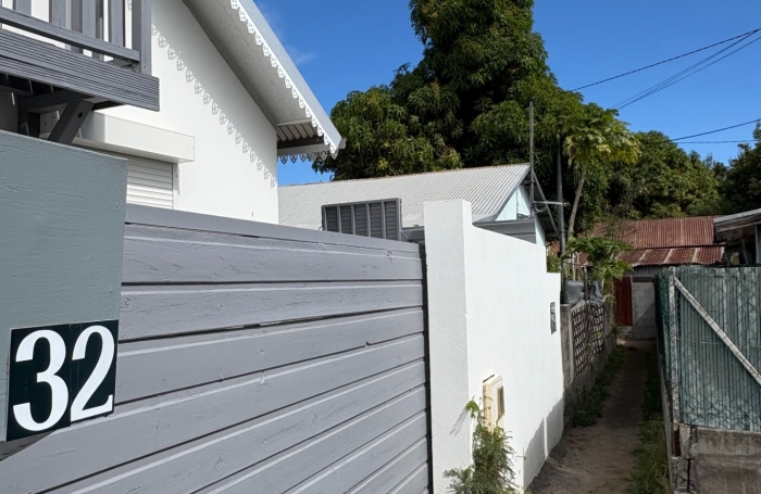 Location Maison 85m&sup2; 4 pièces Saint Gilles les Bains