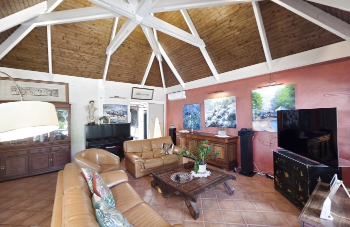 A vendre &agrave; La Montagne, villa cr&eacute;ole F4-5 + bungalow