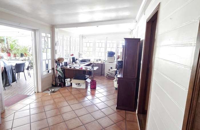 A vendre &agrave; La Montagne, villa cr&eacute;ole F4-5 + bungalow
