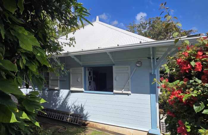A vendre &agrave; La Montagne, villa cr&eacute;ole F4-5 + bungalow
