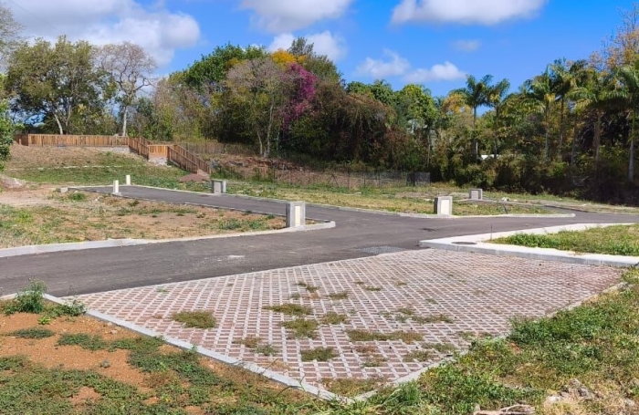 Vente Terrain 214m&sup2; Rivi&egrave;re Saint Louis
