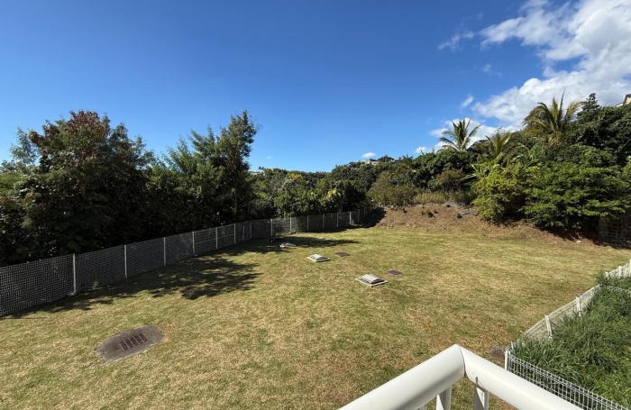 Beau T2 meubl&eacute; 50 m2 La Grande Mont&eacute;e bas des rampes
