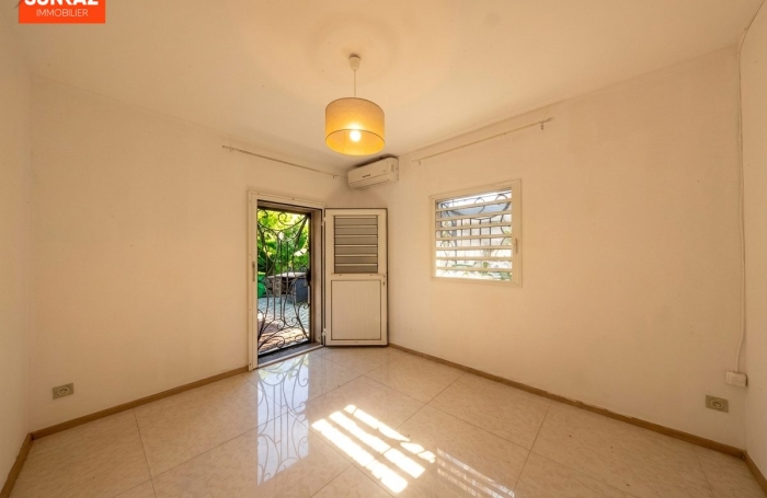 Location Maison 230.00m&sup2; 8 pièces Saint-Pierre