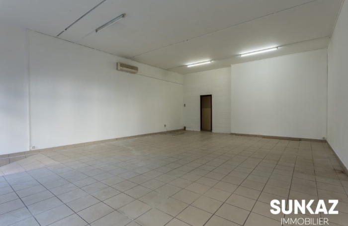 Location Local commercial 70.00m&sup2; 2 pièces Saint-Pierre