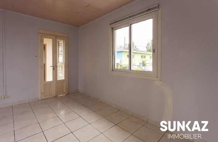 Location Local commercial 66.00m&sup2; 3 pièces Le Tampon