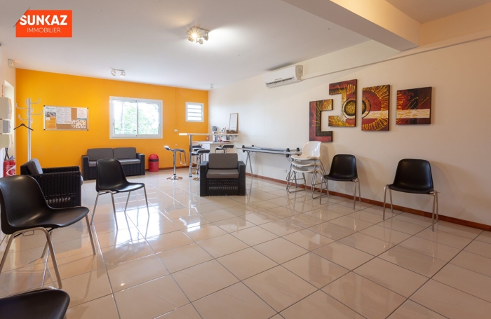 Location Local commercial 66.00m&sup2; 1 pièce Saint-Pierre
