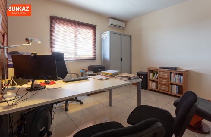 Location Local commercial 66.00m&sup2; 1 pièce Saint-Pierre
