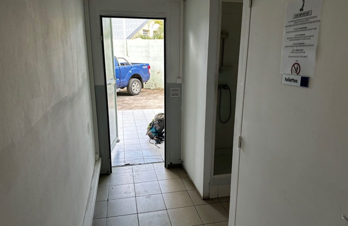 Location Local commercial 65.00m&sup2; Le Port