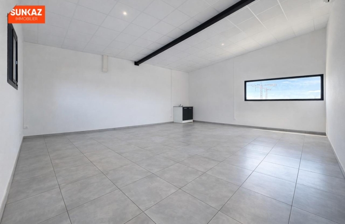 Location Local commercial 100.00m&sup2; Saint-Pierre