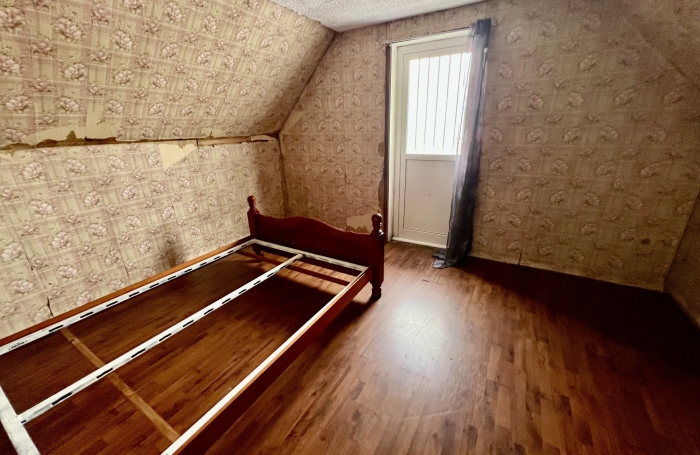 TAMPON 97430 - MAISON AVEC 4 CHAMBRES + 1 BUREAU - VASTE TERRASSE - QUARTIER CALME