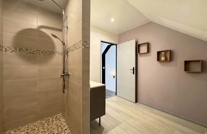 Vente Maison 224.92m&sup2; 7 pi&egrave;ces La Montagne