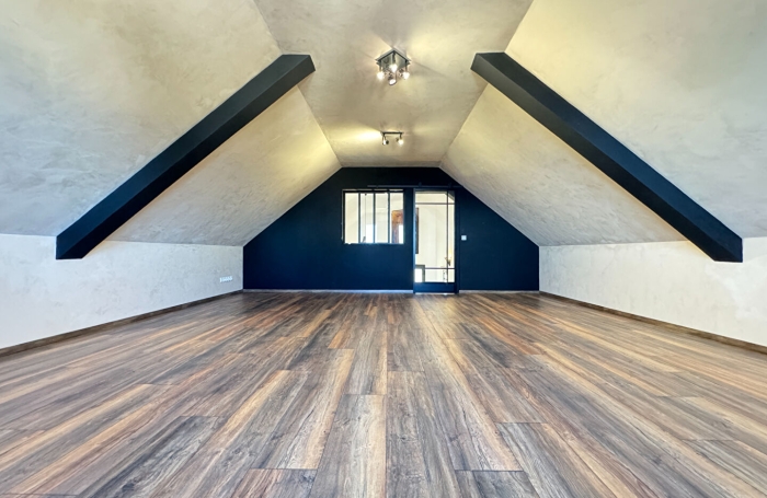 Vente Maison 224.92m&sup2; 7 pi&egrave;ces La Montagne