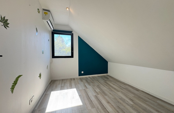 Vente Maison 224.92m&sup2; 7 pi&egrave;ces La Montagne