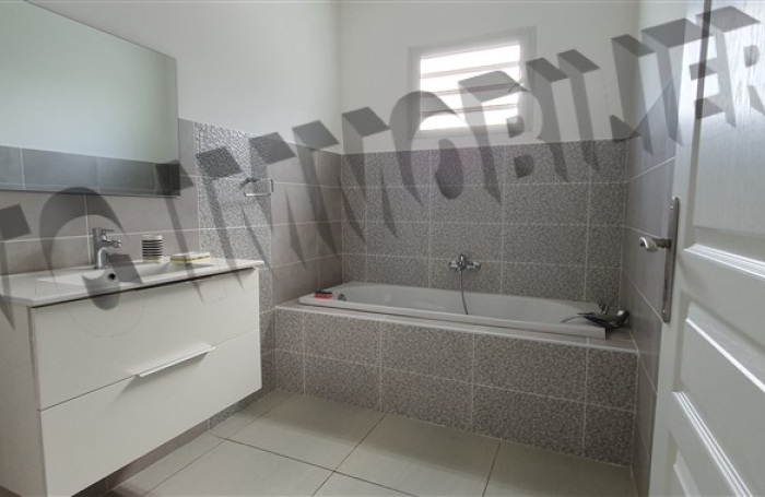 Location Maison 105m&sup2; 4 pi&egrave;ces Rivi&egrave;re Saint Louis