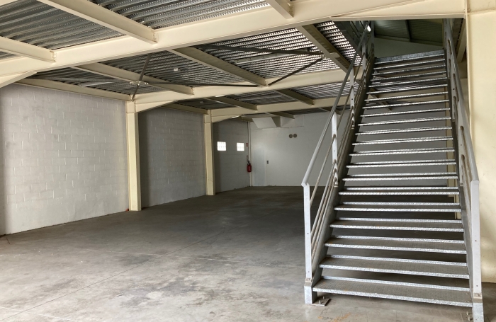 De 360m2 &agrave; louer 3200 &euro; par mois &agrave; Saint-Denis avec LNA