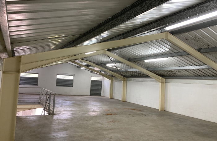 De 360m2 &agrave; louer 3200 &euro; par mois &agrave; Saint-Denis avec LNA