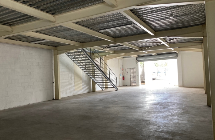 De 360m2 &agrave; louer 3200 &euro; par mois &agrave; Saint-Denis avec LNA