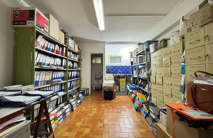 Location Local commercial 84.44m&sup2; 3 pi&egrave;ces Saint Andr&eacute;