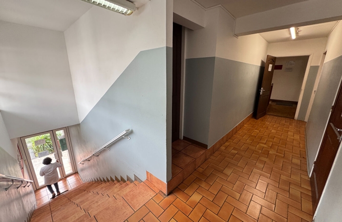 Location Local commercial 84.44m&sup2; 3 pi&egrave;ces Saint Andr&eacute;