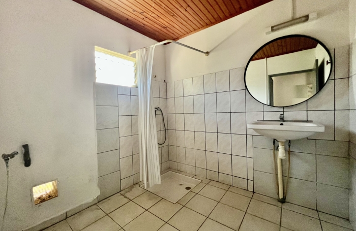 SAINT JOSEPH 97480 - MAISON F3 &Agrave; RAFRA&Icirc;CHIR - TERRAIN PLAT ET PISCINABLE