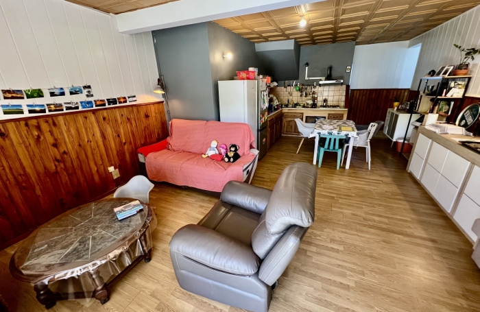 PETITE &Icirc;LE 97429 - ENSEMBLE IMMOBILIER EN BON ETAT G&Eacute;N&Eacute;RAL - BON RENDEMENT LOCATIF - MAGNIFIQUE VUE MER