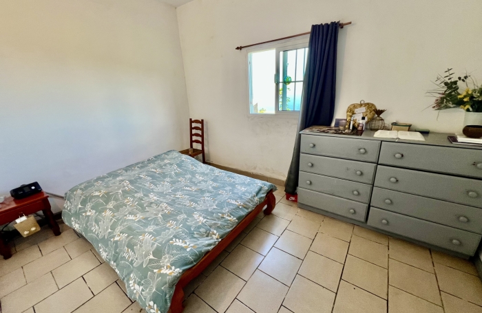PETITE &Icirc;LE 97429 - ENSEMBLE IMMOBILIER EN BON ETAT G&Eacute;N&Eacute;RAL - BON RENDEMENT LOCATIF - MAGNIFIQUE VUE MER