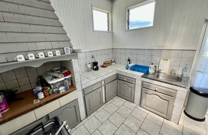 PETITE &Icirc;LE 97429 - ENSEMBLE IMMOBILIER EN BON ETAT G&Eacute;N&Eacute;RAL - BON RENDEMENT LOCATIF - MAGNIFIQUE VUE MER