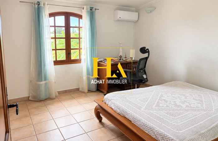 Vente Maison 241m&sup2; 9 pi&egrave;ces Bras-Panon
