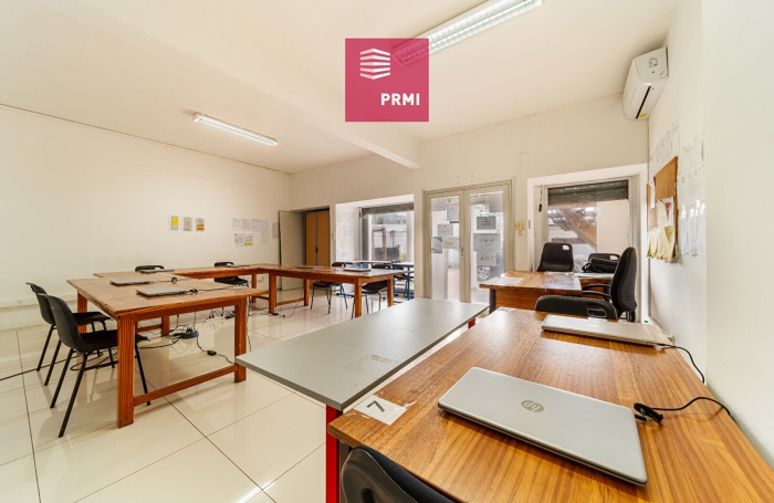Vente Local commercial 148m&sup2; 3 pi&egrave;ces Saint Denis