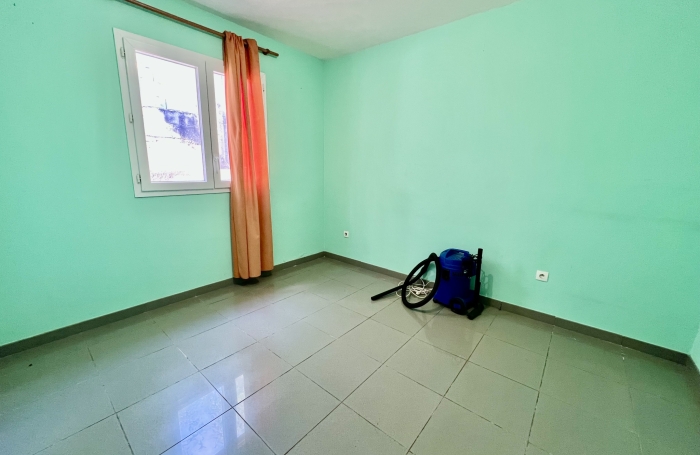 SAINT PIERRE 97410 - VILLA F4 DE PLAIN PIED - LUMINEUSE - HABITABLE DE SUITE  - SECTEUR CALME