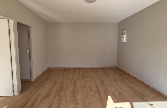 Location Bureaux 55m&sup2; 3 pièces Saint-Pierre