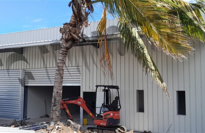 Location Local commercial 620m&sup2; Etang-Sale