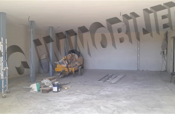 Location Local commercial 200m&sup2; Etang-Sale