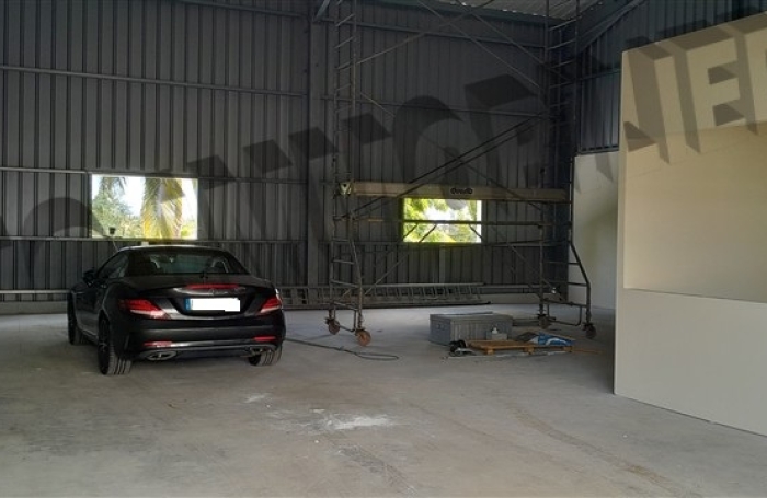 Location Local commercial 165m&sup2; Etang-Sale